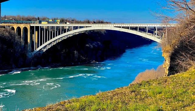 Visiting Niagara Falls in April (Is April a good time to visit) - Tripshepherd