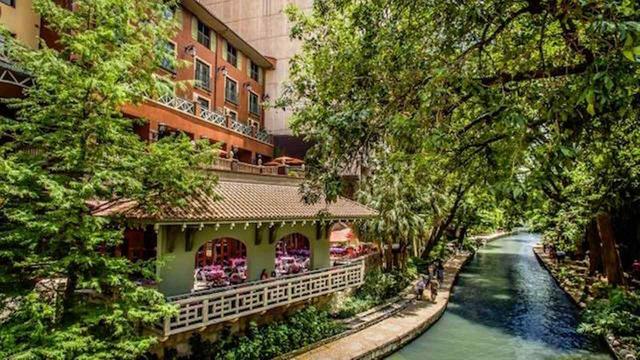 Riverwalk Restaurants, San Antonio - Tripshepherd