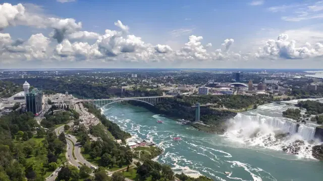 The Best Way to See Niagara Falls from Toronto - Tripshepherd